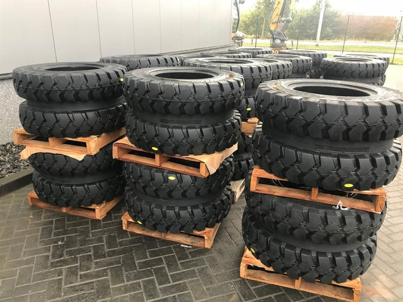 Trelleborg 10.00-20 Dual excavator solid-Tyre/Reifen/Banden - Dekk og felger for Bygg og anlegg: bilde 1 Trelleborg 10.00-20 Dual excavator solid-Tyre/Reifen/Banden - Dekk og felger for Bygg og anlegg: bilde 1