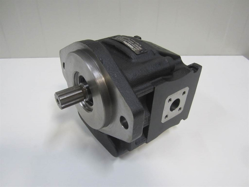Yanmar V100 - 5100620029 - Gearpump/Zahnradpumpe - Hydraulikk: bilde 1 Yanmar V100 - 5100620029 - Gearpump/Zahnradpumpe - Hydraulikk: bilde 1