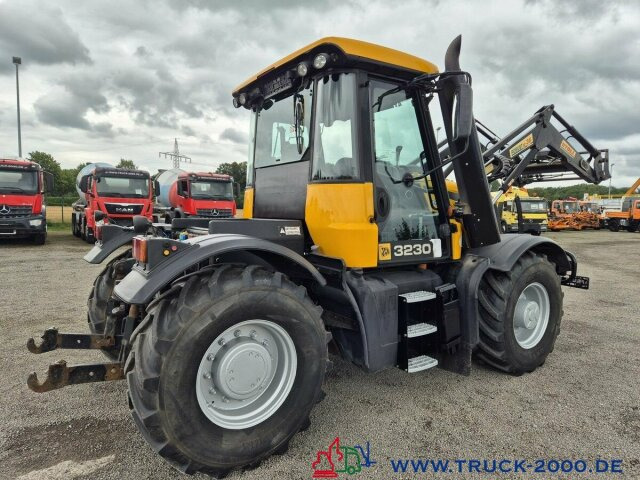JCB Fastrac HMV 3230 2 Zapfwellen + Frontheber Stoll - Traktor: bilde 3 JCB Fastrac HMV 3230 2 Zapfwellen + Frontheber Stoll - Traktor: bilde 3