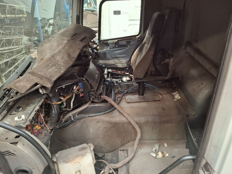 DAF CF 85.360 - Førerhus og interiør: bilde 3 DAF CF 85.360 - Førerhus og interiør: bilde 3