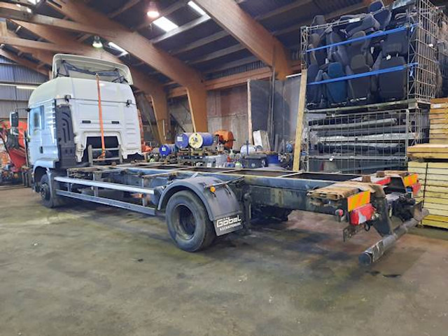 MAN TGM 15.290 4X2 LL - Container-transport/ Vekselflak lastebil: bilde 2 MAN TGM 15.290 4X2 LL - Container-transport/ Vekselflak lastebil: bilde 2