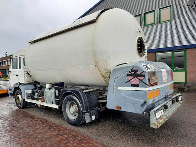 Renault MIDLINER M210 GAS / LPG - Tankbil: bilde 4 Renault MIDLINER M210 GAS / LPG - Tankbil: bilde 4