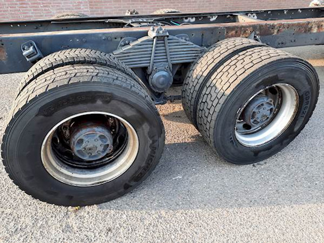 Volvo F 12 6*4 STEEL SUSPENSION - Chassis lastebil: bilde 2 Volvo F 12 6*4 STEEL SUSPENSION - Chassis lastebil: bilde 2