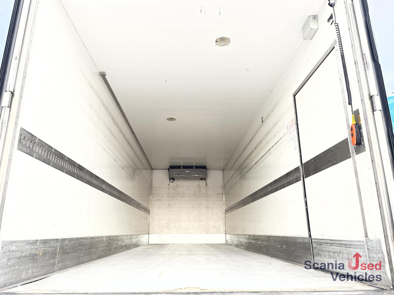SCANIA P 250 B4x2LA FRIGO -27 TAIL LIFT 1.5T 815X251X244C - Lastebil med kjøl: bilde 3 SCANIA P 250 B4x2LA FRIGO -27 TAIL LIFT 1.5T 815X251X244C - Lastebil med kjøl: bilde 3