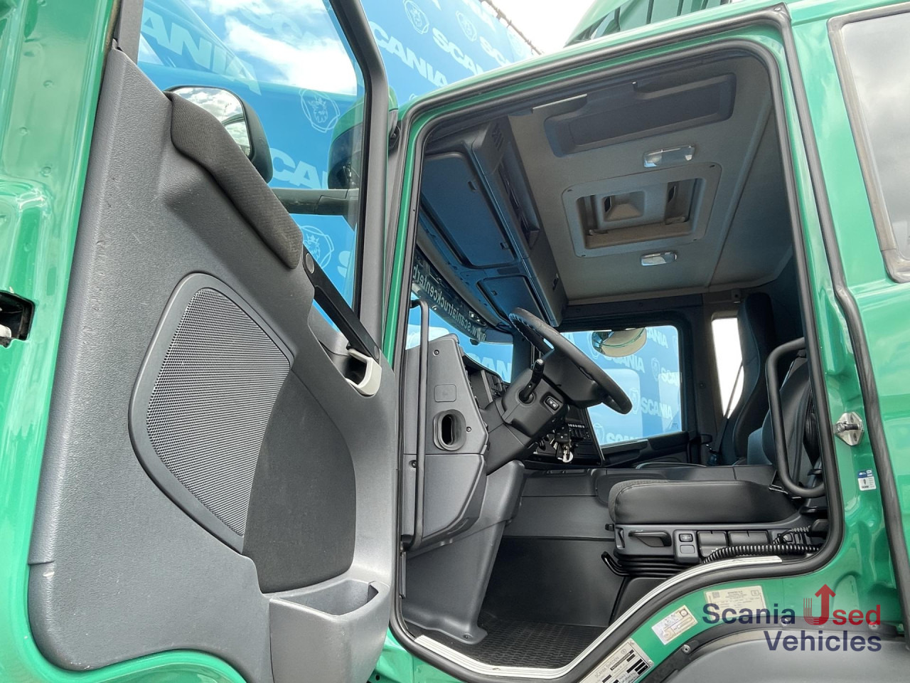 SCANIA P 320 DB6x2*4MNB RETARDER FULL AIR 8T TAIL LIFT 2T - Skapbil: bilde 4 SCANIA P 320 DB6x2*4MNB RETARDER FULL AIR 8T TAIL LIFT 2T - Skapbil: bilde 4