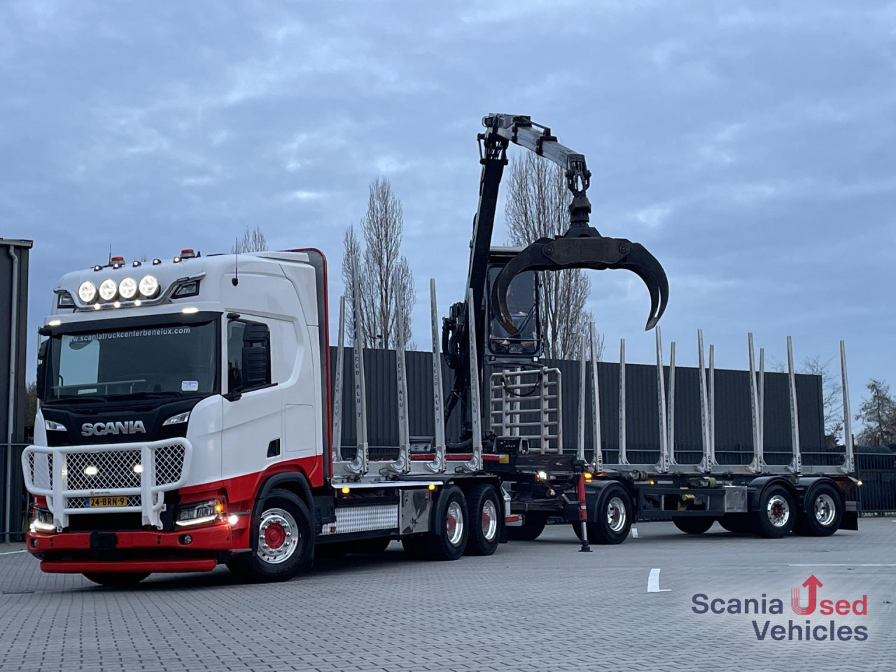 SCANIA R 650 B6x4NB RETARDER V8 WOOD KESLA 2112T CRANE - Tømmerbil, Kranbil: bilde 1 SCANIA R 650 B6x4NB RETARDER V8 WOOD KESLA 2112T CRANE - Tømmerbil, Kranbil: bilde 1