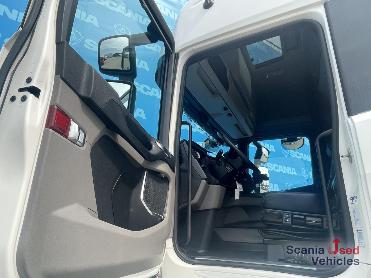 SCANIA R 450 A4x2NB DIFF-L RETARDER FULL AIR 8T LEATHER - Trekkvogn: bilde 2 SCANIA R 450 A4x2NB DIFF-L RETARDER FULL AIR 8T LEATHER - Trekkvogn: bilde 2