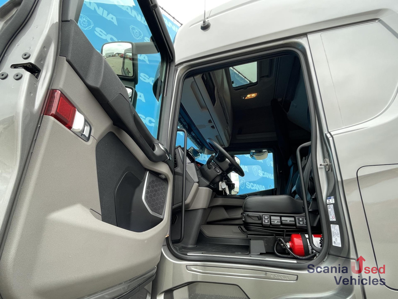 SCANIA R 460 A4x2EB MEGA RETARDER DIFF-L 48DKM SMART2 - Trekkvogn: bilde 2 SCANIA R 460 A4x2EB MEGA RETARDER DIFF-L 48DKM SMART2 - Trekkvogn: bilde 2
