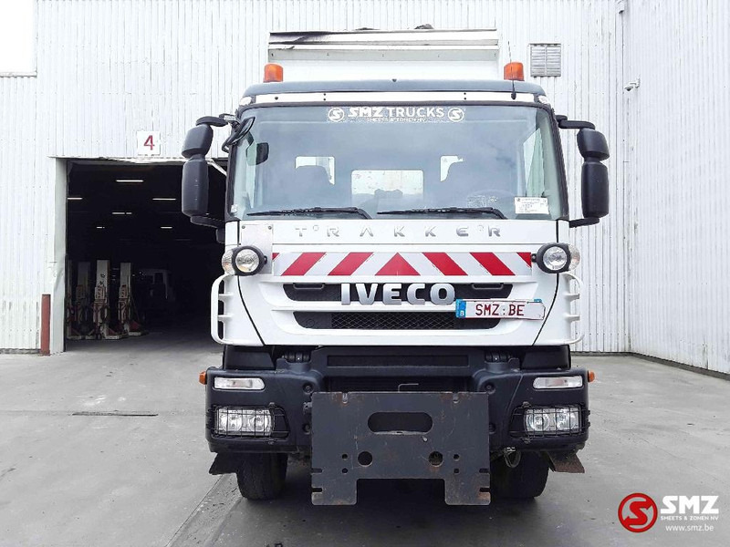 Iveco Trakker 330 184"km snow equipment - Tippbil: bilde 2 Iveco Trakker 330 184"km snow equipment - Tippbil: bilde 2