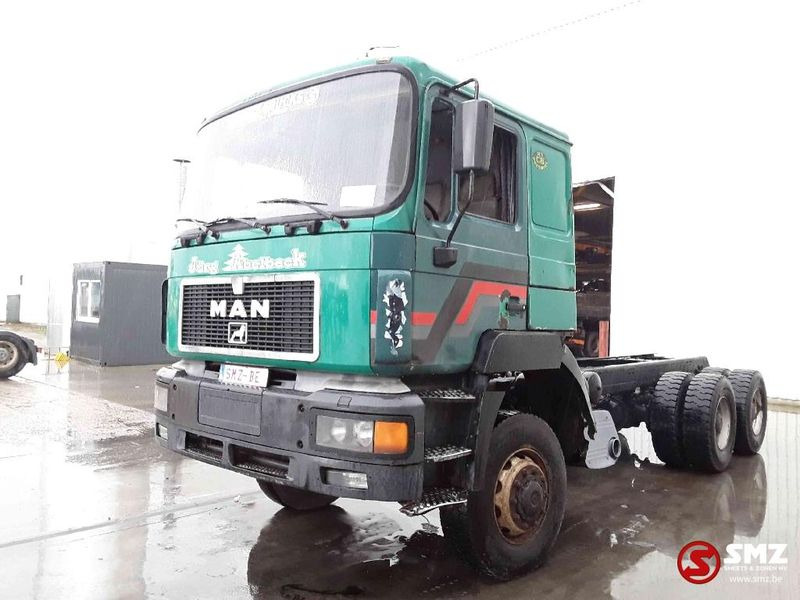 MAN 27.403 6x6 - Chassis lastebil: bilde 3 MAN 27.403 6x6 - Chassis lastebil: bilde 3
