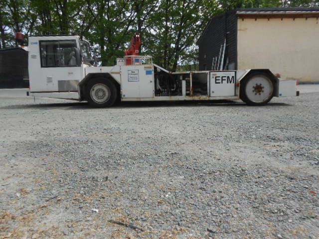 MAN AM110 Flugzeugschlepper - Pushbacktraktor: bilde 5 MAN AM110 Flugzeugschlepper - Pushbacktraktor: bilde 5
