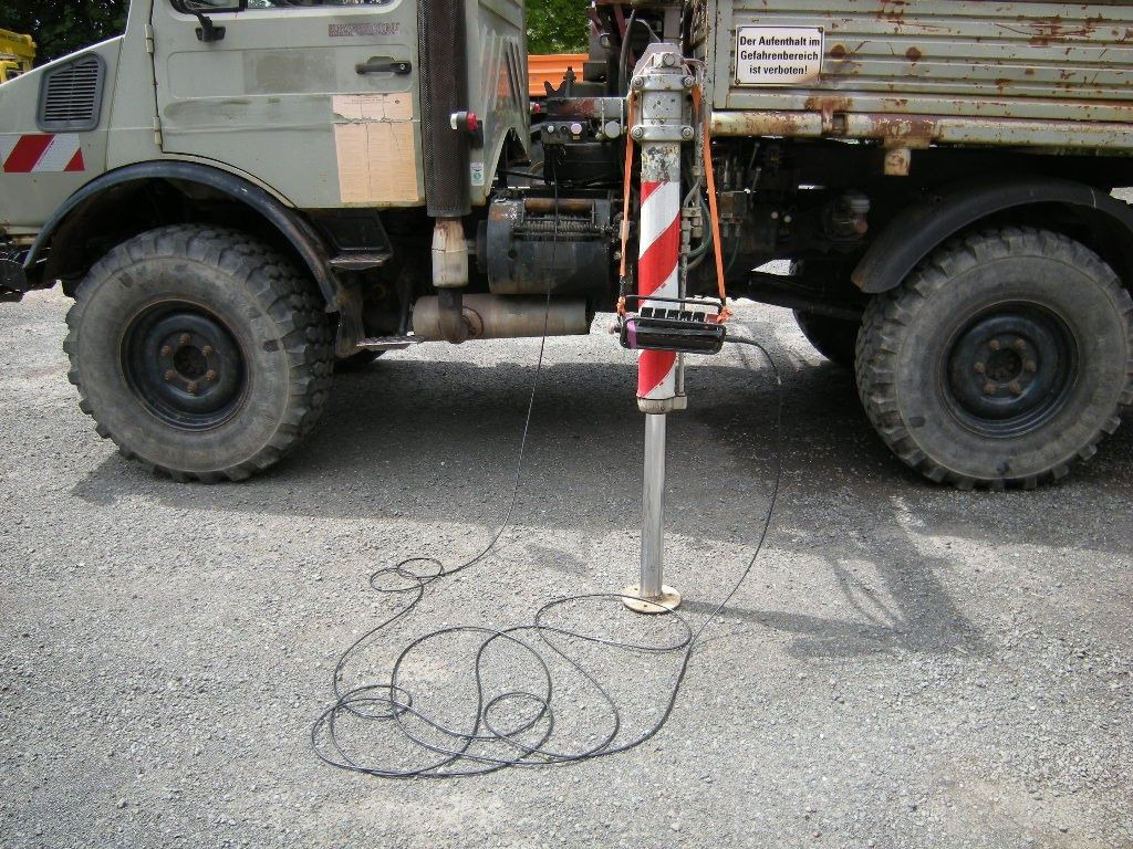 Mercedes-Benz Unimog U1250 mit Kran MKG 105 - Varebil med tipp: bilde 5 Mercedes-Benz Unimog U1250 mit Kran MKG 105 - Varebil med tipp: bilde 5