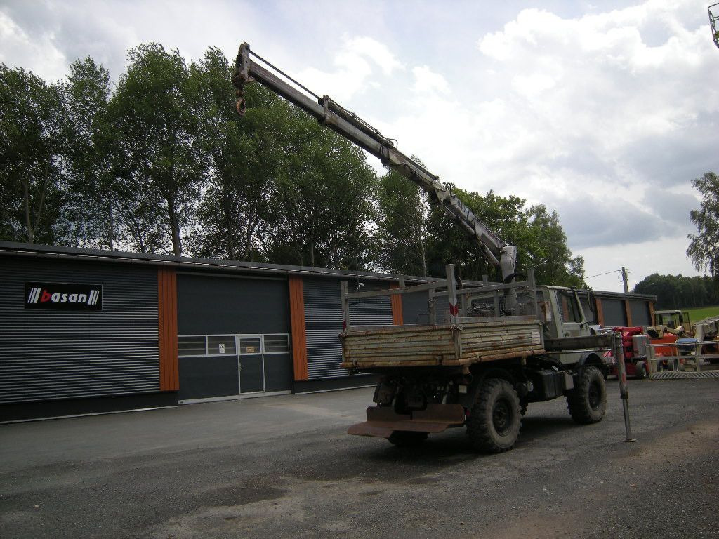 Mercedes-Benz Unimog U1250 mit Kran MKG 105 - Varebil med tipp: bilde 2 Mercedes-Benz Unimog U1250 mit Kran MKG 105 - Varebil med tipp: bilde 2