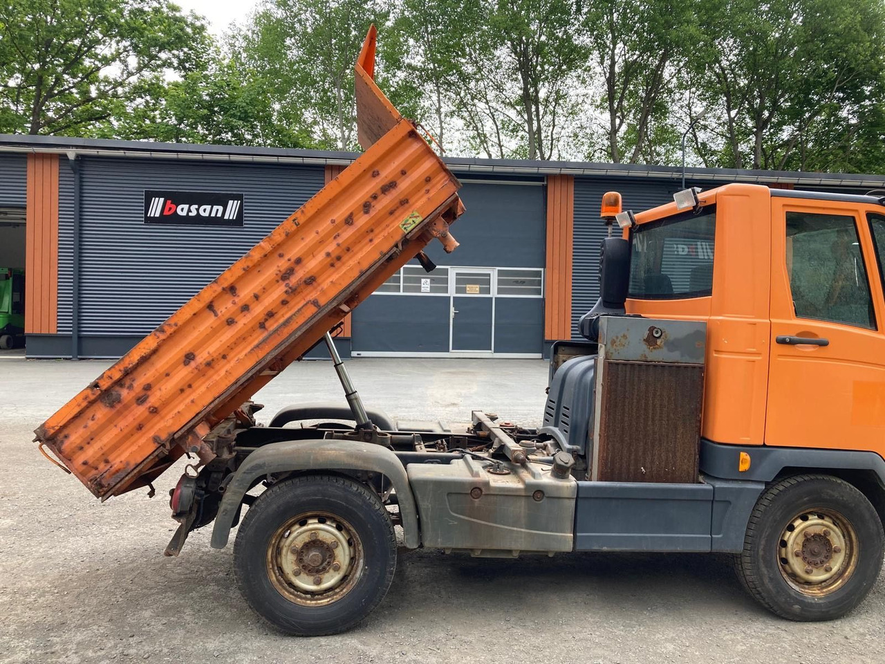 Multicar M30, Kipper Allrad 4x4 - Varebil med tipp: bilde 1 Multicar M30, Kipper Allrad 4x4 - Varebil med tipp: bilde 1