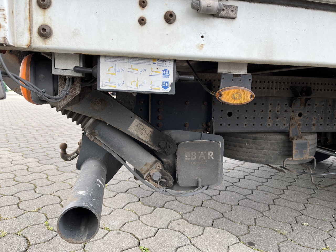 FUSO Canter 7C18 4x2 Ladebordwand Getriebeschaden - Varebil med kapell: bilde 5 FUSO Canter 7C18 4x2 Ladebordwand Getriebeschaden - Varebil med kapell: bilde 5