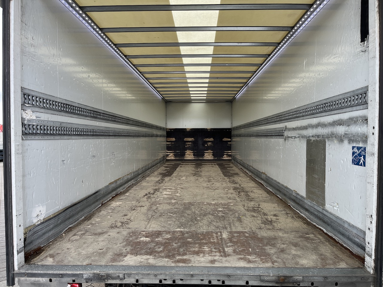 Iveco 120E25 Eurocargo 4x2 Koffer | Ladebordwand - Skapbil: bilde 3 Iveco 120E25 Eurocargo 4x2 Koffer | Ladebordwand - Skapbil: bilde 3