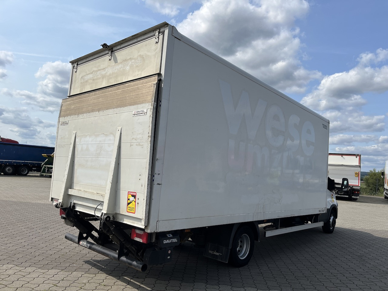 Iveco 70C18 Daily Koffer mit Ladebordwand - Varebil med skap: bilde 4 Iveco 70C18 Daily Koffer mit Ladebordwand - Varebil med skap: bilde 4