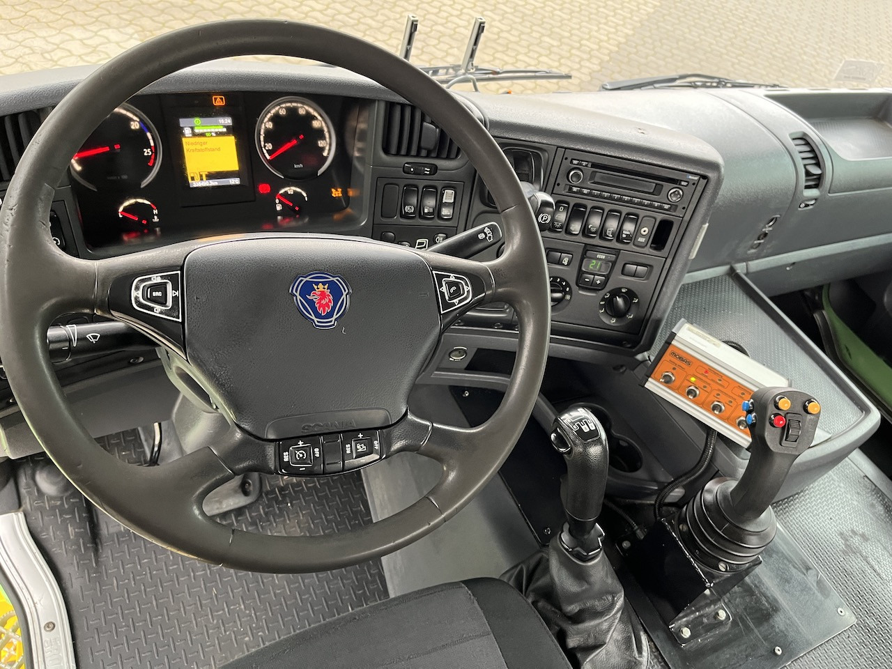 Scania G 450 8x4 Trösch Abrollkipper - Krokbil: bilde 2 Scania G 450 8x4 Trösch Abrollkipper - Krokbil: bilde 2