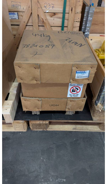 Komatsu D65PX-15 - HYDRAULIC MOTOR ASSY - 708-7L-00040 - Bulldozer: bilde 2 Komatsu D65PX-15 - HYDRAULIC MOTOR ASSY - 708-7L-00040 - Bulldozer: bilde 2