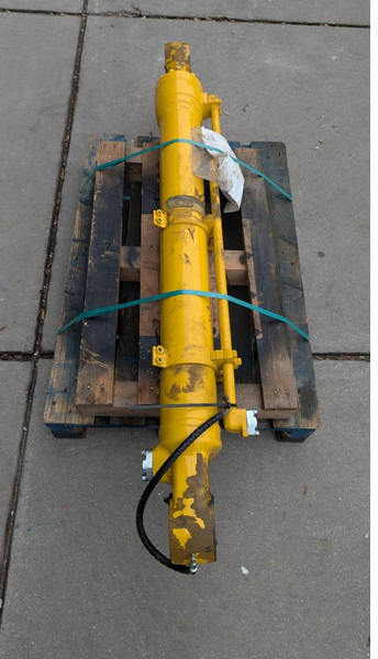 Komatsu PC210LC-10 / -11 - BUCKET CYLINDER - 707-E1-01300 - Beltegraver: bilde 3 Komatsu PC210LC-10 / -11 - BUCKET CYLINDER - 707-E1-01300 - Beltegraver: bilde 3