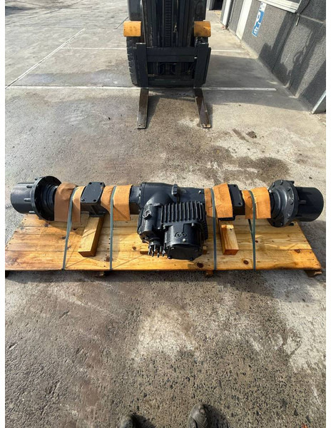 Komatsu PW140-7 REAR AXLE ASSEMBLY 20E-22-32000 - Aksel og deler for Bygg og anlegg: bilde 1 Komatsu PW140-7 REAR AXLE ASSEMBLY 20E-22-32000 - Aksel og deler for Bygg og anlegg: bilde 1