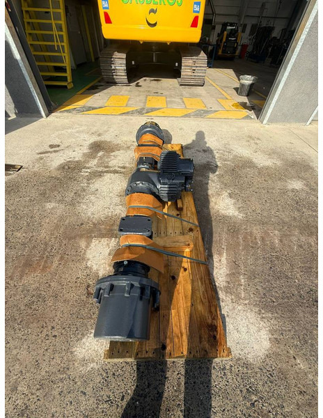 Komatsu PW140-7 REAR AXLE ASSEMBLY 20E-22-32000 - Aksel og deler for Bygg og anlegg: bilde 3 Komatsu PW140-7 REAR AXLE ASSEMBLY 20E-22-32000 - Aksel og deler for Bygg og anlegg: bilde 3