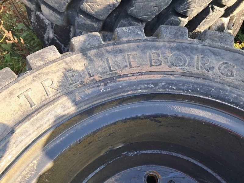 Trelleborg Excavator 10.00-20 SOLID (8 tyres) - Dekk og felger for Bygg og anlegg: bilde 3 Trelleborg Excavator 10.00-20 SOLID (8 tyres) - Dekk og felger for Bygg og anlegg: bilde 3