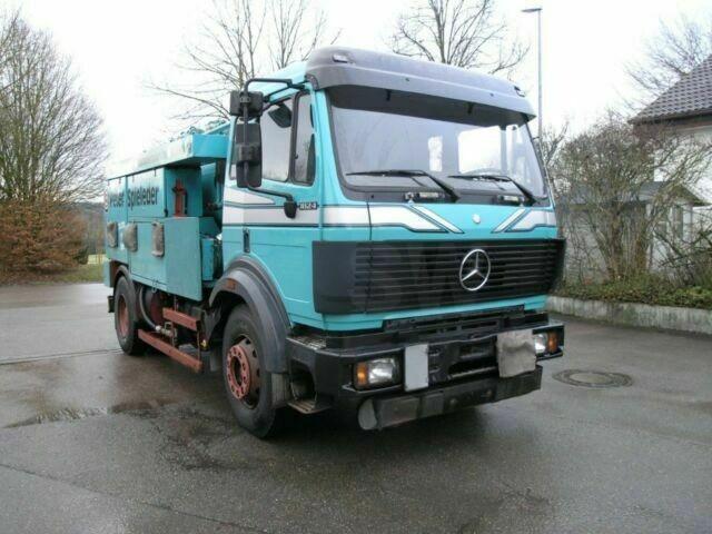 Mercedes SK 1824 ASSMANN SAUG SPÜL A3 TANK KOMBIFZ - Vakuum lastebil: bilde 2 Mercedes SK 1824 ASSMANN SAUG SPÜL A3 TANK KOMBIFZ - Vakuum lastebil: bilde 2