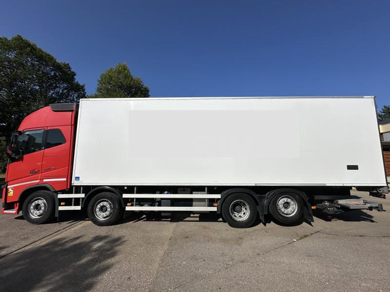 Volvo FH16 550 XL 8x2 Tief Kühlkoffer ThermoKing LBW - Lastebil med kjøl: bilde 2 Volvo FH16 550 XL 8x2 Tief Kühlkoffer ThermoKing LBW - Lastebil med kjøl: bilde 2