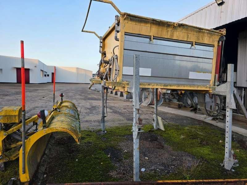 SALEUSE + LAME A NEIGE - Snøplog, Sandstrøer: bilde 1 SALEUSE + LAME A NEIGE - Snøplog, Sandstrøer: bilde 1