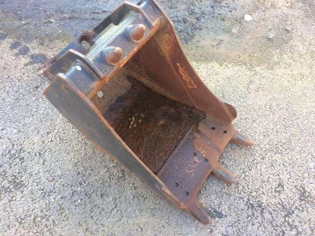 VOLVO 380mm - VOVLO 2,5 Tonnes - Gravemaskinskuffe: bilde 1 VOLVO 380mm - VOVLO 2,5 Tonnes - Gravemaskinskuffe: bilde 1