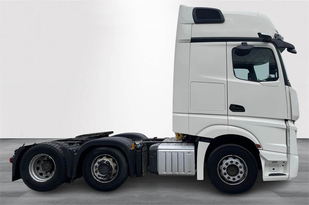 Mercedes-Benz ACTROS 2551LS 6x2/4 Väliteli - Trekkvogn: bilde 2 Mercedes-Benz ACTROS 2551LS 6x2/4 Väliteli - Trekkvogn: bilde 2
