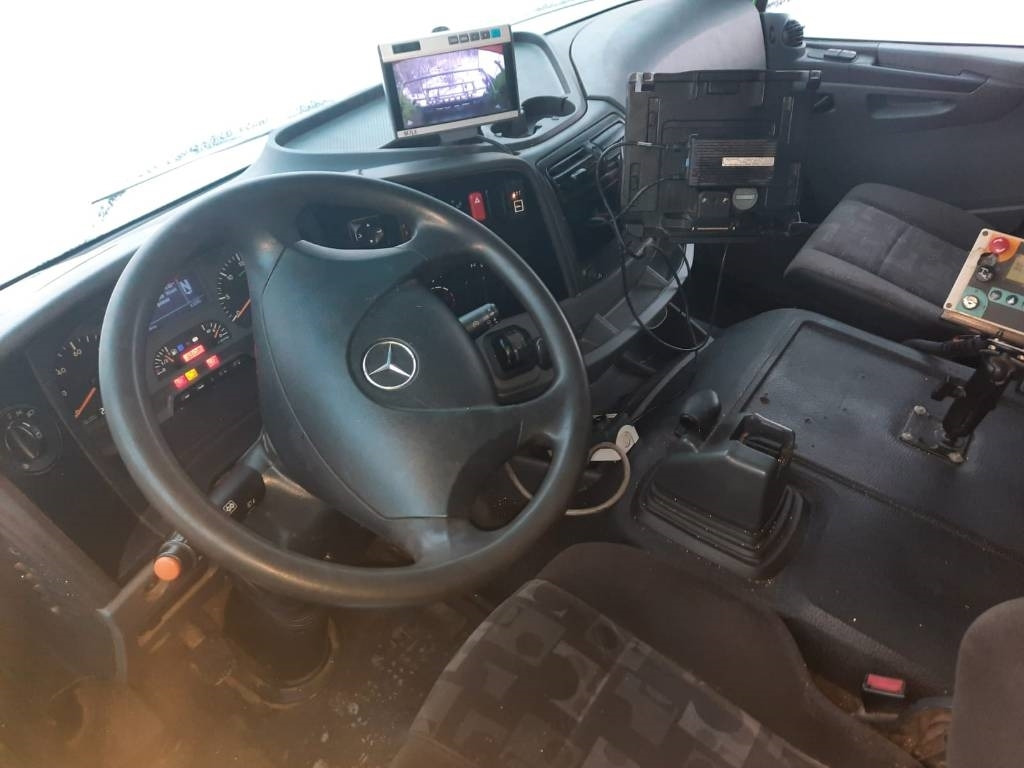 Leie Mercedes-Benz Axor 2533  Mercedes-Benz Axor 2533: bilde 8 Leie Mercedes-Benz Axor 2533  Mercedes-Benz Axor 2533: bilde 8
