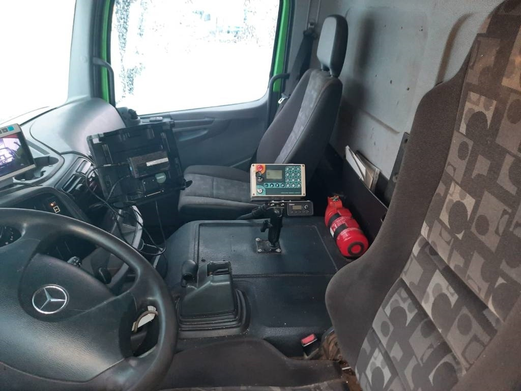 Leie Mercedes-Benz Axor 2533  Mercedes-Benz Axor 2533: bilde 7 Leie Mercedes-Benz Axor 2533  Mercedes-Benz Axor 2533: bilde 7