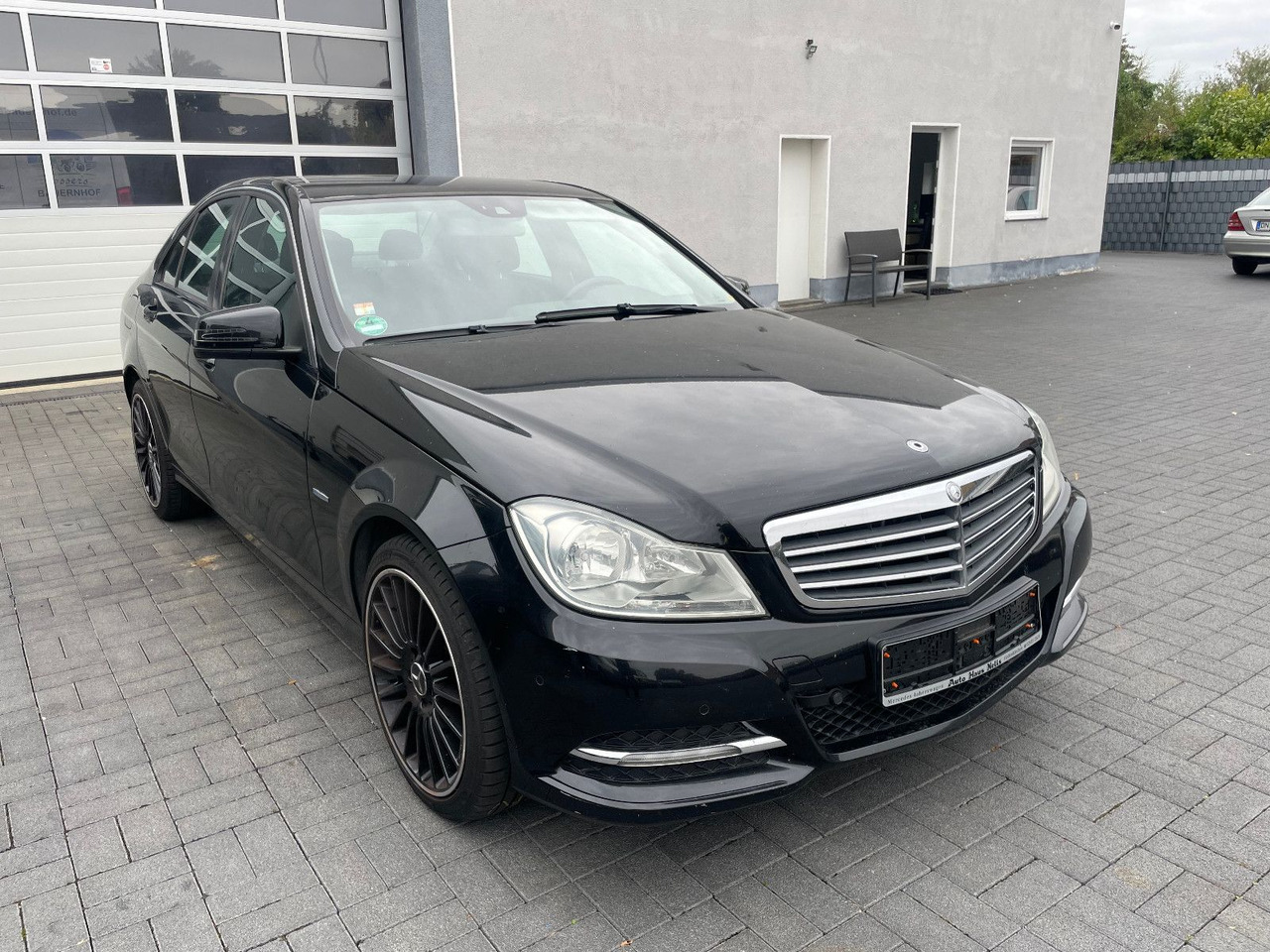 Mercedes-Benz C 180 C -Klasse Lim. C 180 CGI BlueEfficiency - Sedan: bilde 1 Mercedes-Benz C 180 C -Klasse Lim. C 180 CGI BlueEfficiency - Sedan: bilde 1