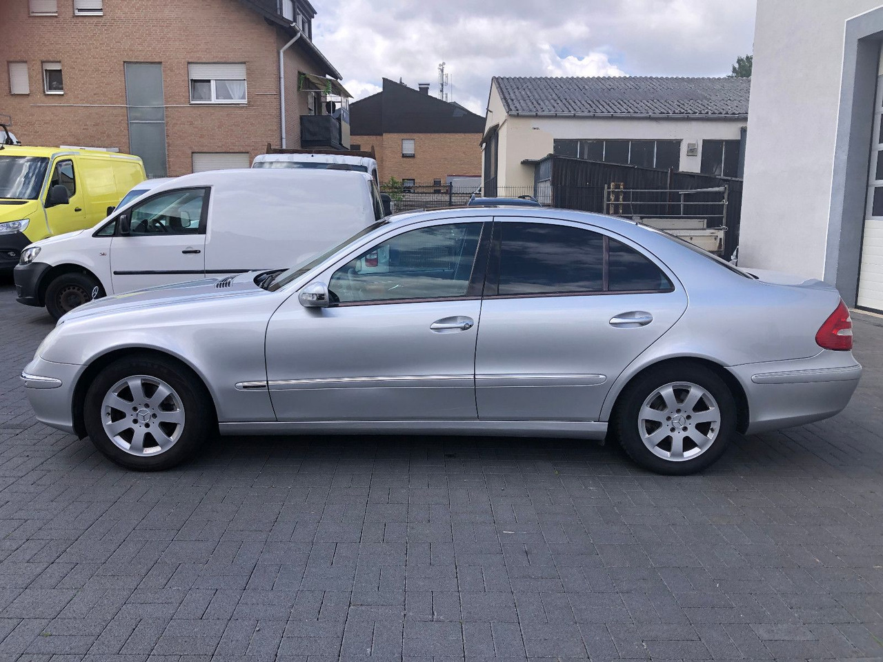 Sedan Mercedes-Benz E 240 E -Klasse Lim. Elegance: bilde 8