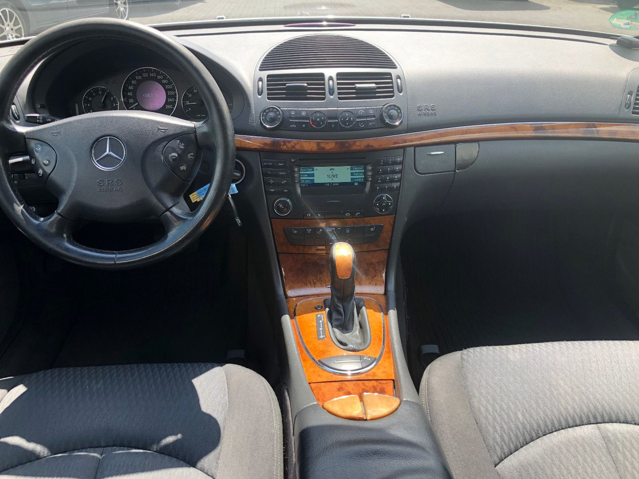 Sedan Mercedes-Benz E 240 E -Klasse Lim. Elegance: bilde 22