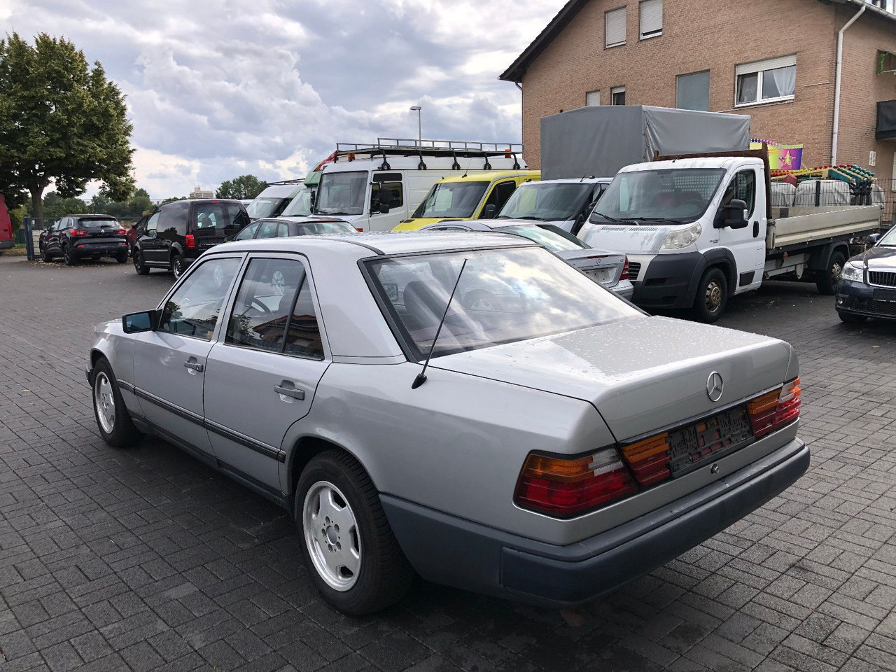 Mercedes-Benz W124 E 260 - Sedan: bilde 4 Mercedes-Benz W124 E 260 - Sedan: bilde 4