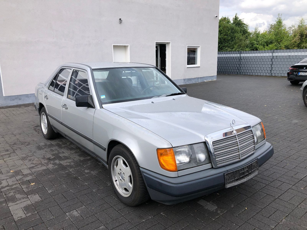 Mercedes-Benz W124 E 260 - Sedan: bilde 3 Mercedes-Benz W124 E 260 - Sedan: bilde 3
