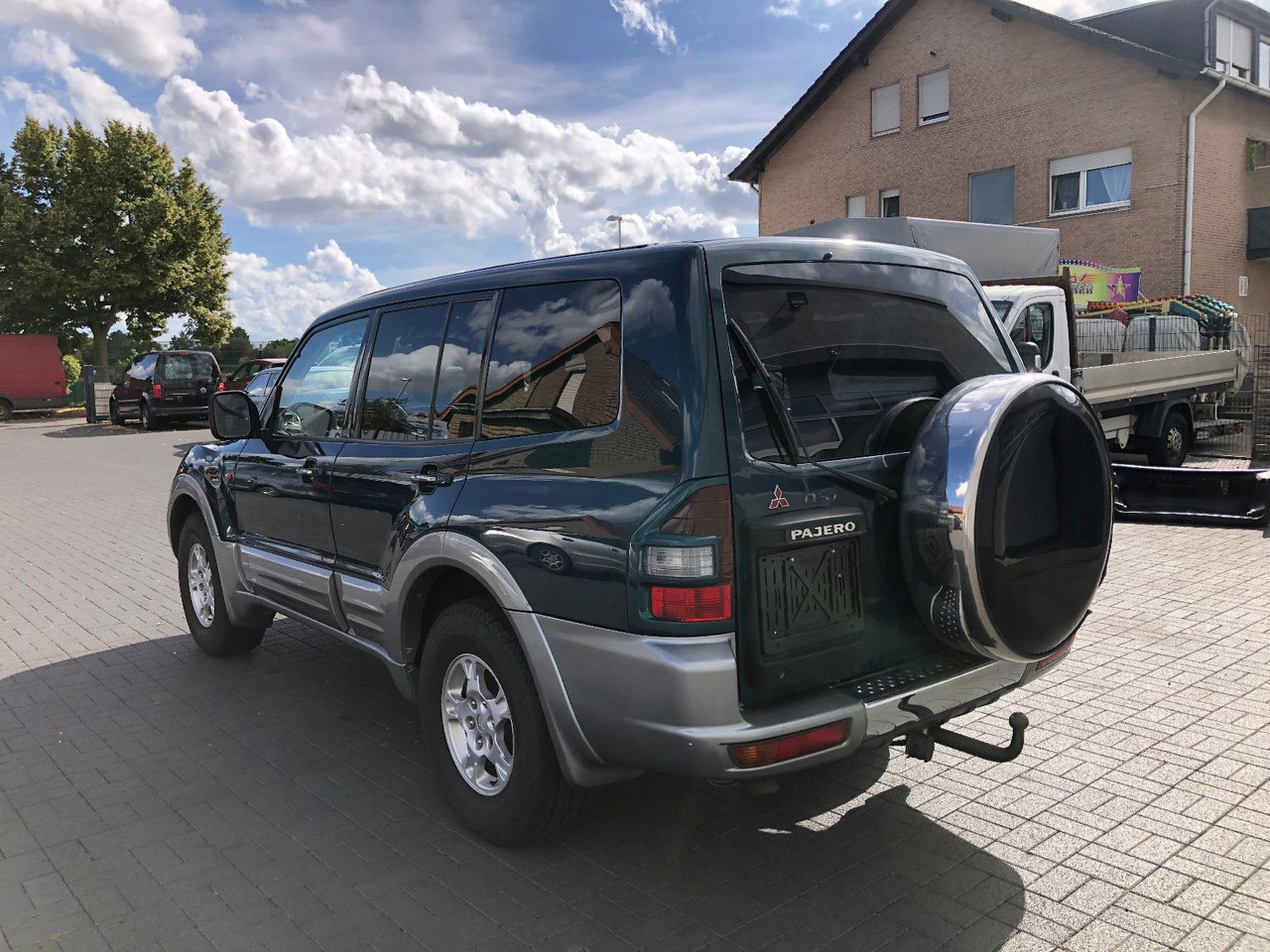 Mitsubishi Pajero 3,2 DI-D Elegance 7-Sitzer - SUV: bilde 3 Mitsubishi Pajero 3,2 DI-D Elegance 7-Sitzer - SUV: bilde 3