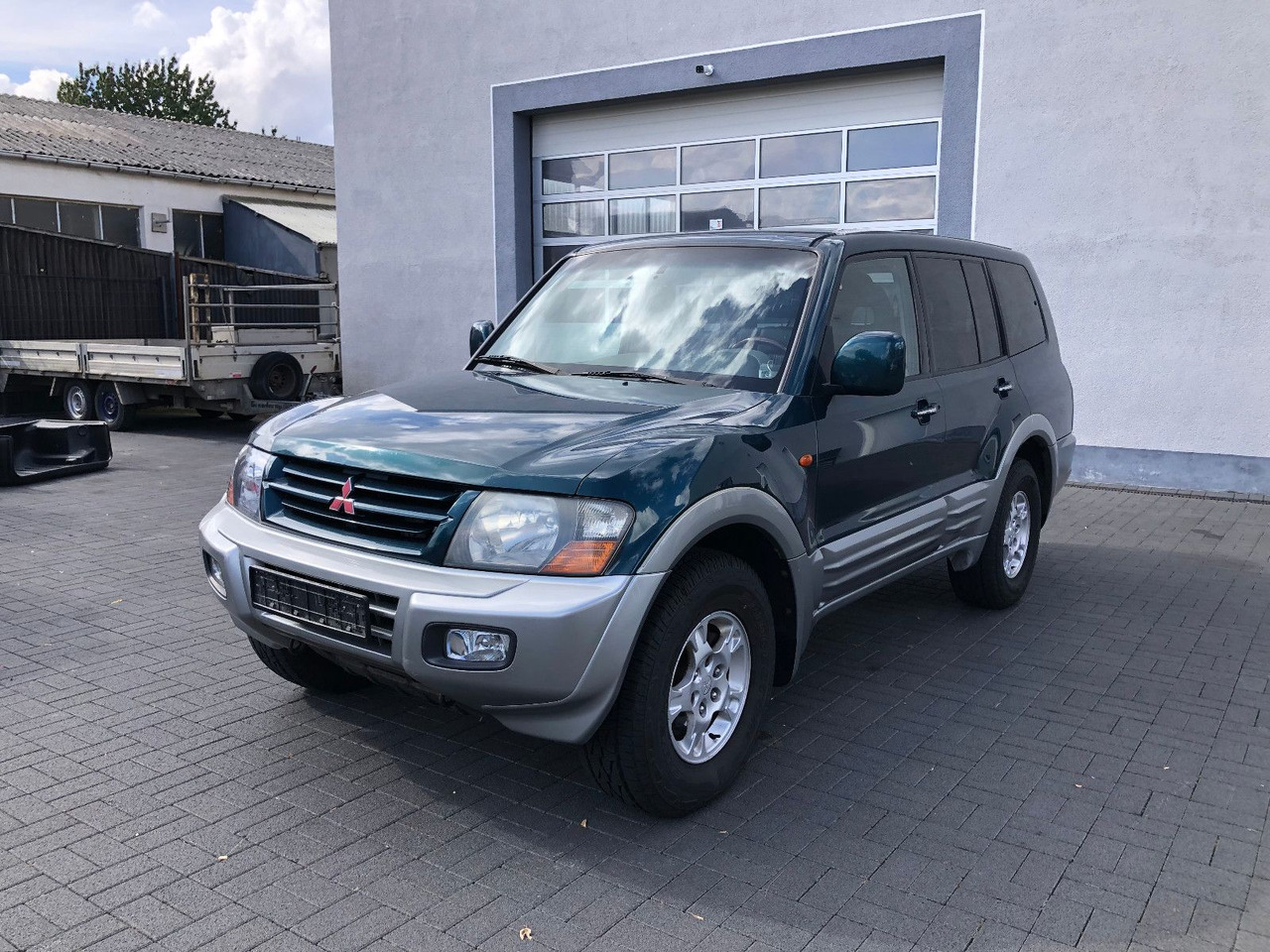 Mitsubishi Pajero 3,2 DI-D Elegance 7-Sitzer - SUV: bilde 1 Mitsubishi Pajero 3,2 DI-D Elegance 7-Sitzer - SUV: bilde 1