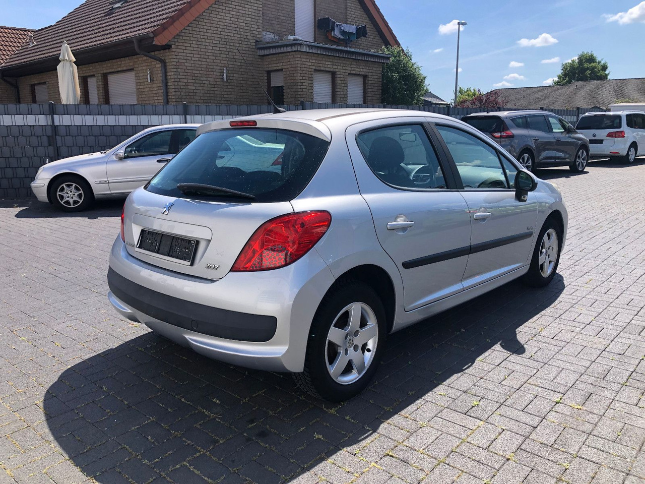 Peugeot 207 Urban Move 1.4i - Sedan: bilde 2 Peugeot 207 Urban Move 1.4i - Sedan: bilde 2