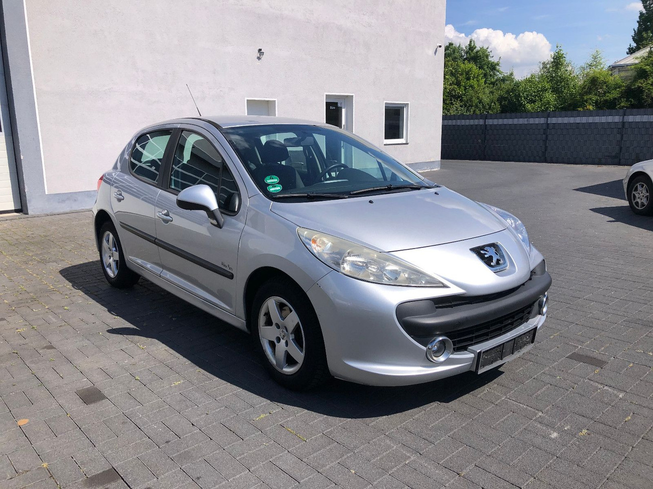Peugeot 207 Urban Move 1.4i - Sedan: bilde 1 Peugeot 207 Urban Move 1.4i - Sedan: bilde 1
