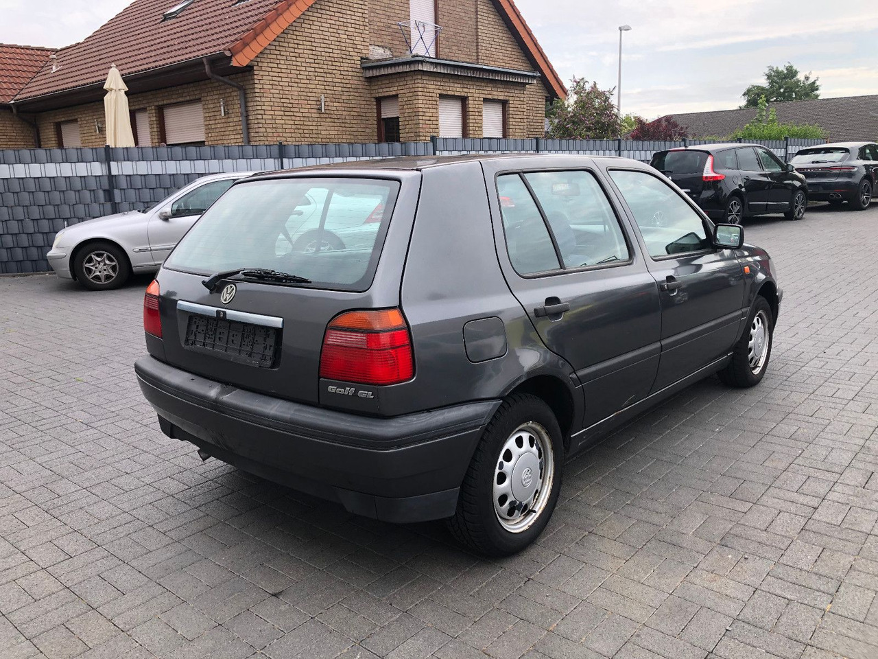 Volkswagen Golf 1.8 GL Klima - Sedan: bilde 2 Volkswagen Golf 1.8 GL Klima - Sedan: bilde 2