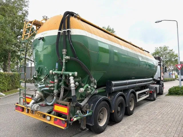 Feldbinder KIP48 3 3-AXLE 48M3 KIPPING SILO TRAILER (SAF AXLES / DRUM BRAKES / 4 COMPARTMENTS) - Tanksemi: bilde 3 Feldbinder KIP48 3 3-AXLE 48M3 KIPPING SILO TRAILER (SAF AXLES / DRUM BRAKES / 4 COMPARTMENTS) - Tanksemi: bilde 3