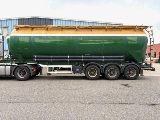 Feldbinder KIP48 3 3-AXLE 48M3 KIPPING SILO TRAILER (SAF AXLES / DRUM BRAKES / 4 COMPARTMENTS) - Tanksemi: bilde 5 Feldbinder KIP48 3 3-AXLE 48M3 KIPPING SILO TRAILER (SAF AXLES / DRUM BRAKES / 4 COMPARTMENTS) - Tanksemi: bilde 5