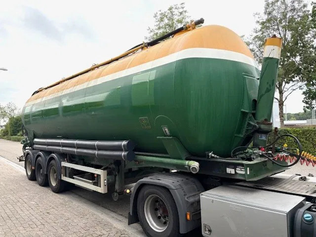 Feldbinder KIP48 3 3-AXLE 48M3 KIPPING SILO TRAILER (SAF AXLES / DRUM BRAKES / 4 COMPARTMENTS) - Tanksemi: bilde 2 Feldbinder KIP48 3 3-AXLE 48M3 KIPPING SILO TRAILER (SAF AXLES / DRUM BRAKES / 4 COMPARTMENTS) - Tanksemi: bilde 2