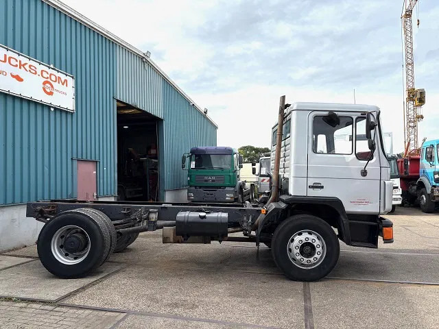 MAN 18 18.232 4x2 FULL STEEL CHASSIS (MANUAL GEARBOX / FULL STEEL SUSPENSION / REDUCTION AXLE) - Chassis lastebil: bilde 4 MAN 18 18.232 4x2 FULL STEEL CHASSIS (MANUAL GEARBOX / FULL STEEL SUSPENSION / REDUCTION AXLE) - Chassis lastebil: bilde 4