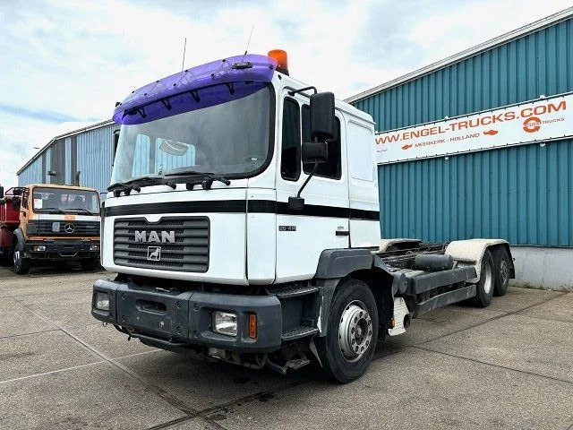 MAN 26.414 FNL-T (6-CILINDERHEADS) 6x4 CHASSIS (EURO 2 / ZF16 MANUAL GEARBOX / REDUCTION AXLES) - Chassis lastebil: bilde 1 MAN 26.414 FNL-T (6-CILINDERHEADS) 6x4 CHASSIS (EURO 2 / ZF16 MANUAL GEARBOX / REDUCTION AXLES) - Chassis lastebil: bilde 1