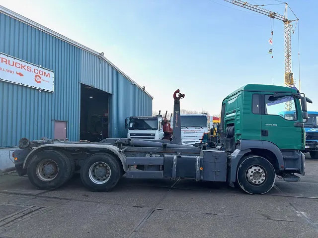 MAN TGA 26.360BB 6x4 FULL STEEL MULTILIFT HOOK-ARM (ZF16 MANUAL GEARBOX / FULL STEEL SUSPENSION / REDUCTION AXLES / AIRCONDITIONING) - Krokbil: bilde 4 MAN TGA 26.360BB 6x4 FULL STEEL MULTILIFT HOOK-ARM (ZF16 MANUAL GEARBOX / FULL STEEL SUSPENSION / REDUCTION AXLES / AIRCONDITIONING) - Krokbil: bilde 4